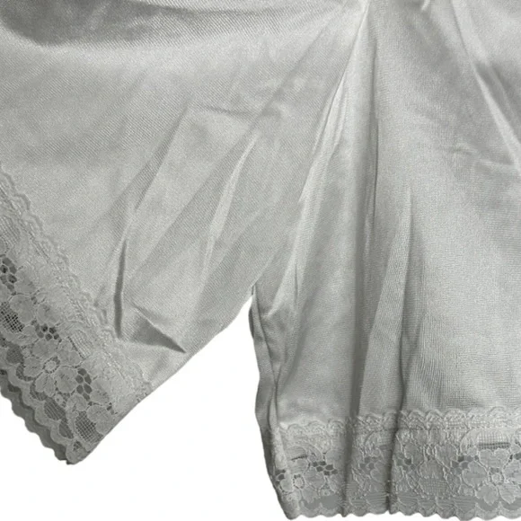 Vintage Vanity‎ Fair Nylon Slip Shorts - Picture 3 of 6